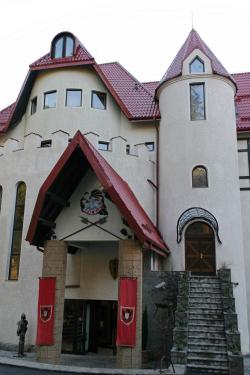 CazareMontana.ro - Hotel Acasa La Dracula