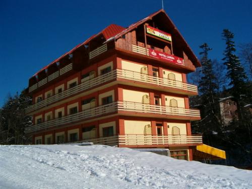 CazareMontana.ro - Hotel Larisa